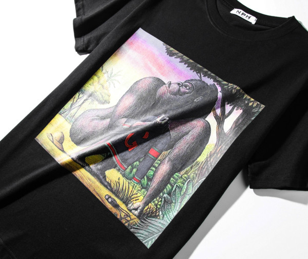 Uue mudeli lühikeste varrukate ja aplikatsiooniga unisex t-särk