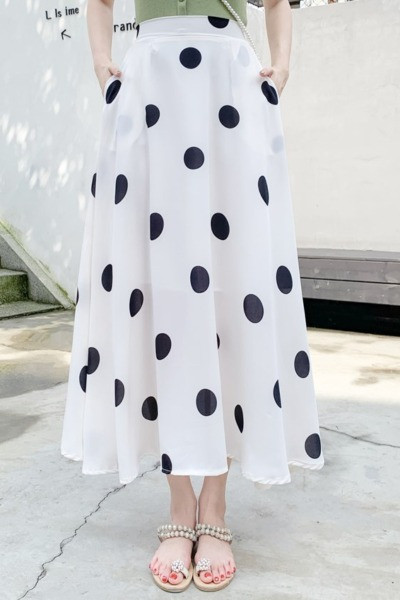 Modern női pöttyös szoknya zsebekkel