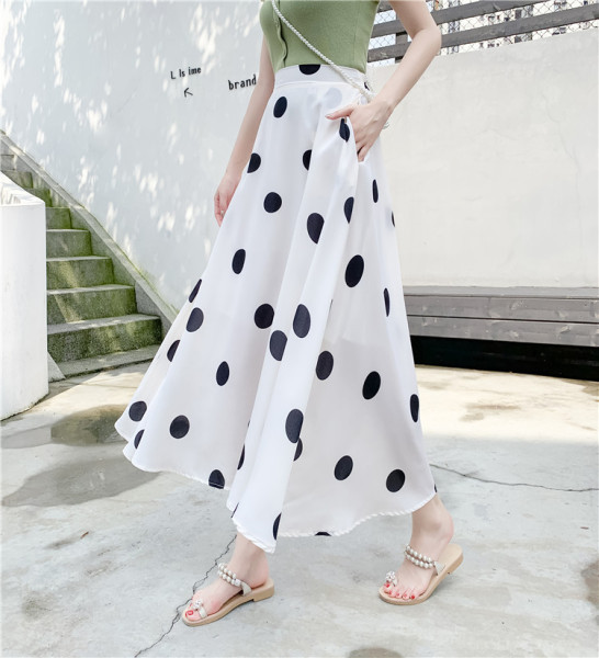 Modern női pöttyös szoknya zsebekkel