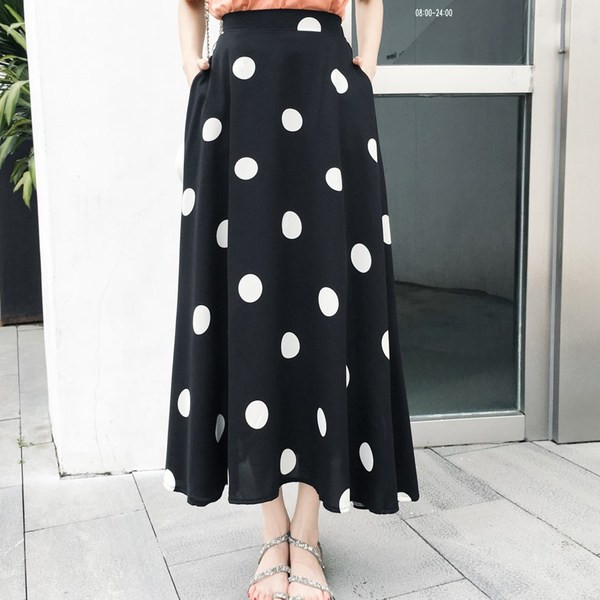 Modern női pöttyös szoknya zsebekkel