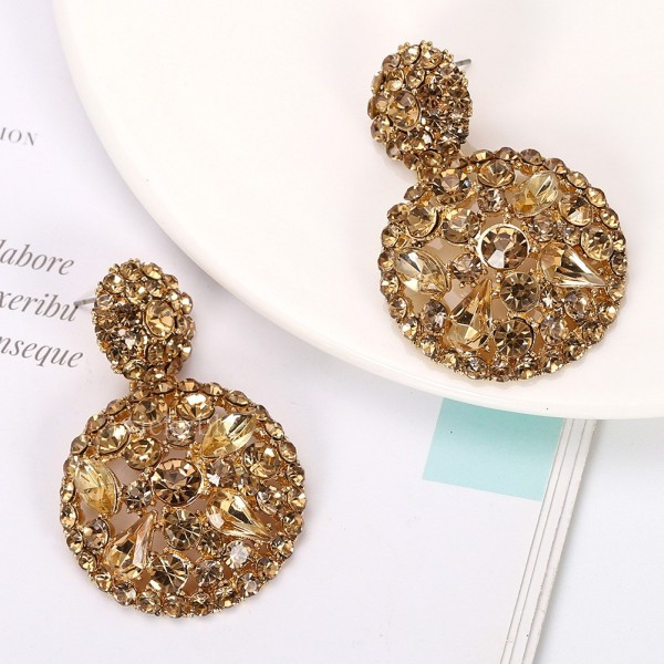 Apaļi sieviešu auskari ar akmeņiem