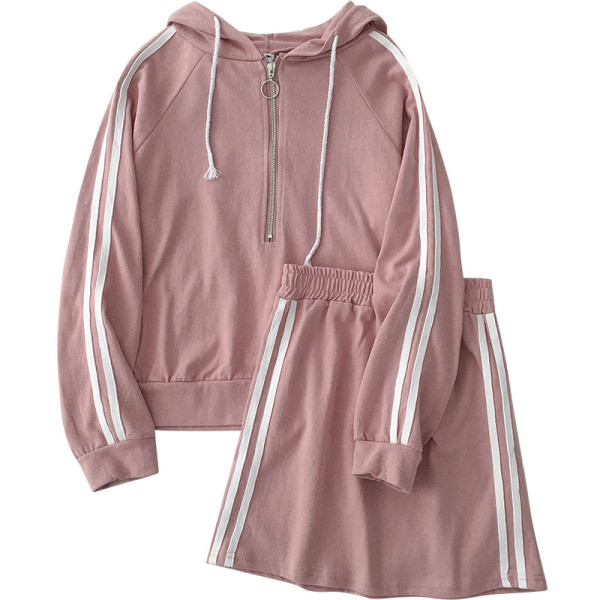 Ikdienas sieviešu komplekts no plānām adījumiem, tostarp sporta krekls ar kapuci un svārki