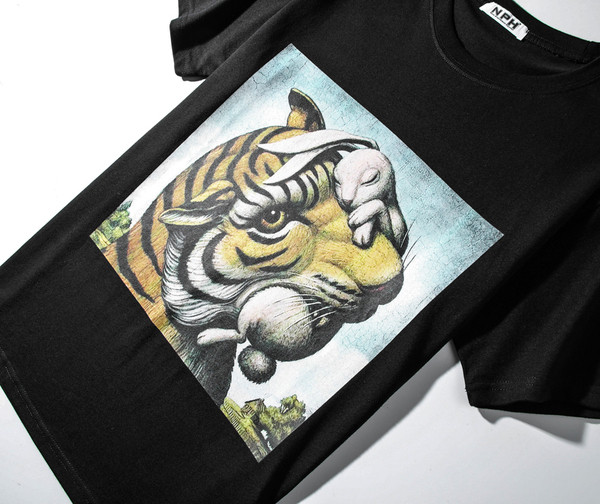 Naujo modelio unisex marškinėliai su aplikacijomis ir trumpomis rankovėmis