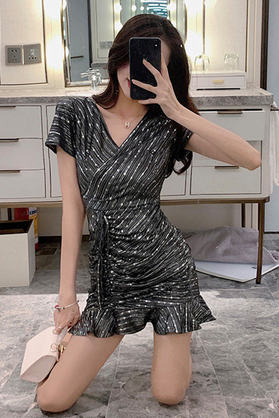 Rochie de dama in stil retro cu cravate si decolteu spitz