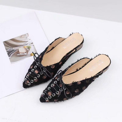 Pöttyös női papucs nyakkendővel fekete-fehér színben