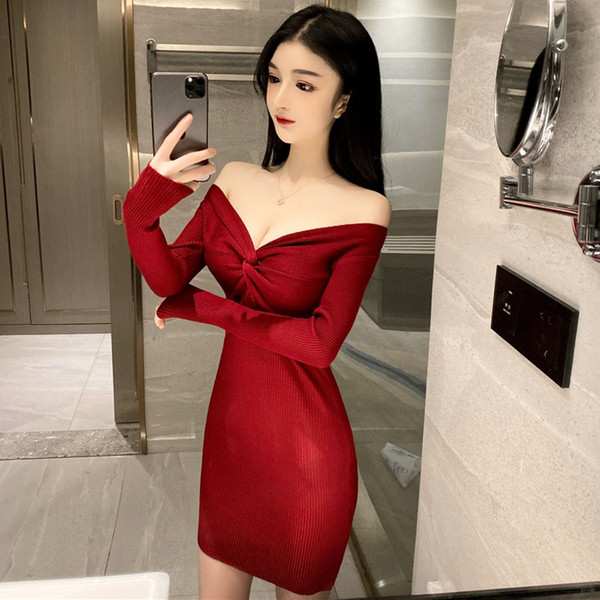 Uut mudelit pikkade varrukatega ja spitsikaelusega naiste kleit