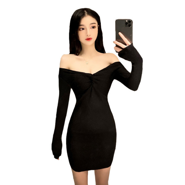 Uut mudelit pikkade varrukatega ja spitsikaelusega naiste kleit