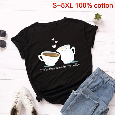 Naiste vabaaja t-särk ovaalse kaelusega aplikatsiooni ja pealdisega