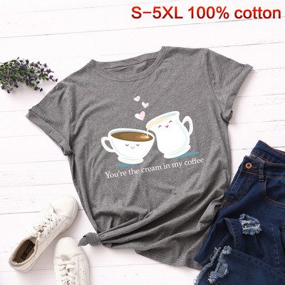 Naiste vabaaja t-särk ovaalse kaelusega aplikatsiooni ja pealdisega