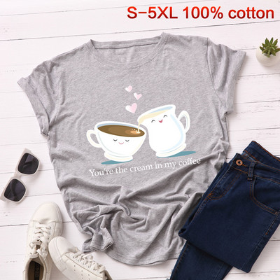 Naiste vabaaja t-särk ovaalse kaelusega aplikatsiooni ja pealdisega