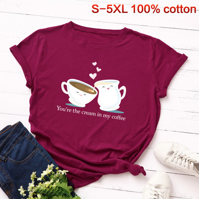 Naiste vabaaja t-särk ovaalse kaelusega aplikatsiooni ja pealdisega