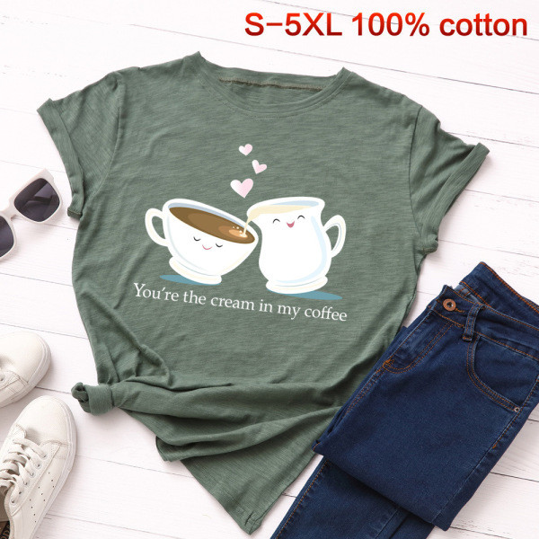 Naiste vabaaja t-särk ovaalse kaelusega aplikatsiooni ja pealdisega