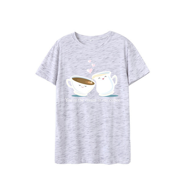 Naiste vabaaja t-särk ovaalse kaelusega aplikatsiooni ja pealdisega