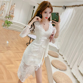 Naiste asümmeetriline pits- ja spitsikaelusega kleit