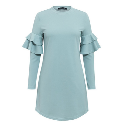 Stílusos rövid női ruha hosszú ujjal és ovális nyakkivágással