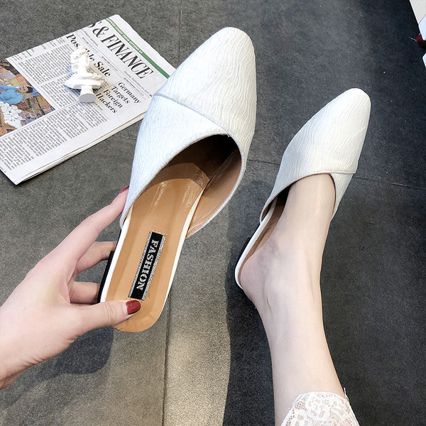 Női alkalmi papucs hegyes modell