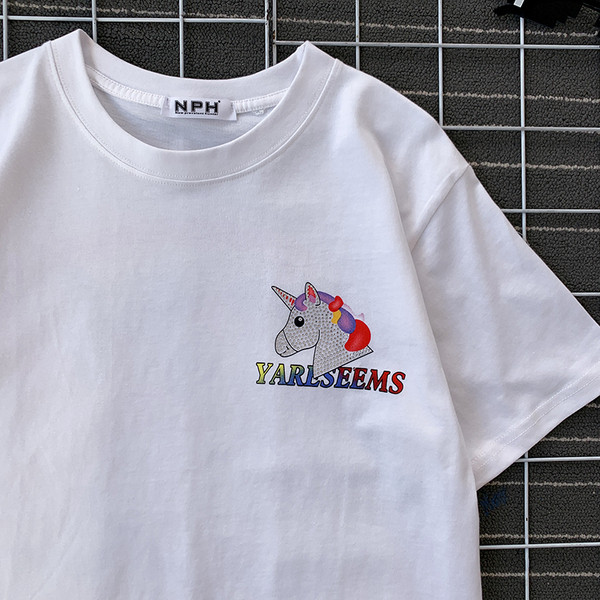 Moteriški pavasario-vasaros marškinėliai su vienaragio aplikacijomis