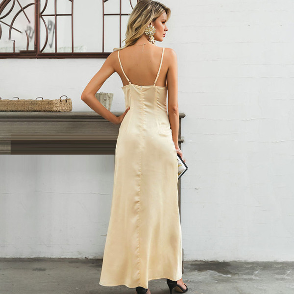 Rochie lunga de dama eleganta cu bretele subtiri si decolteu adanc