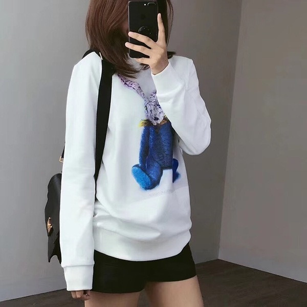 Naujo modelio plati palaidinė ilgomis rankovėmis ir aplikacijomis