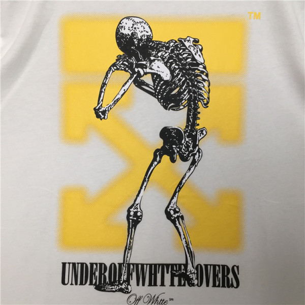 Alkalmi férfi póló, rátéttel és rövid ujjal