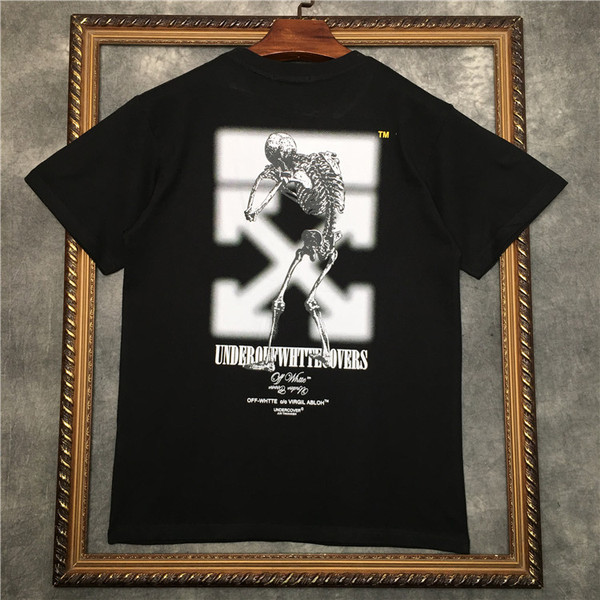 Alkalmi férfi póló, rátéttel és rövid ujjal