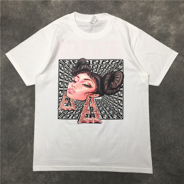 Alkalmi női póló mintával és ovális nyakkivágással