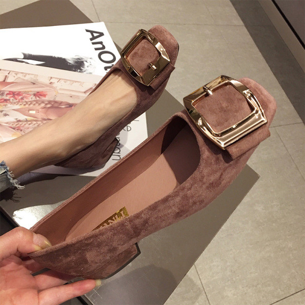 Modernūs moteriški batai su metaline sagtimi