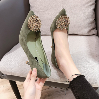 Pantofi dama eleganti model ascutit cu toc subtire si decor metalic