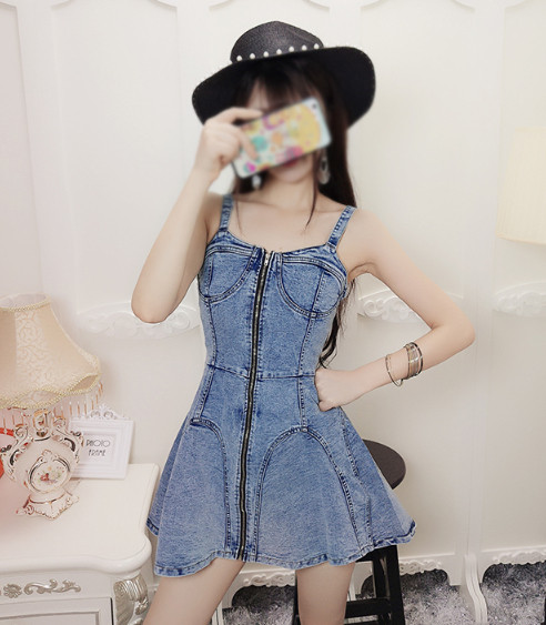 Rövid farmerruha modell cipzárral