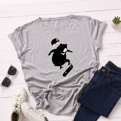 Sieviešu ikdienas t-krekls ar aplikāciju un ovālu kakla izgriezumu