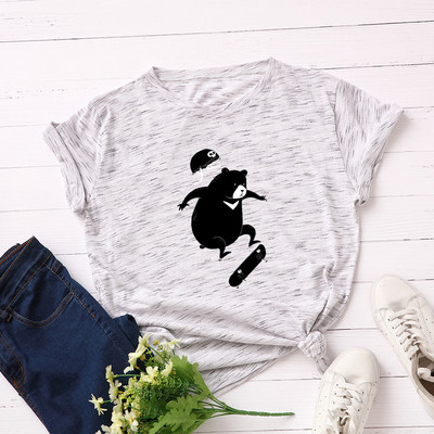 Sieviešu ikdienas t-krekls ar aplikāciju un ovālu kakla izgriezumu