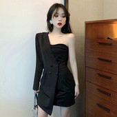 Moderna īsa, asimetriska melna kleita