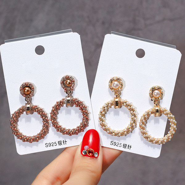 Cercei rotunzi de dama cu perle