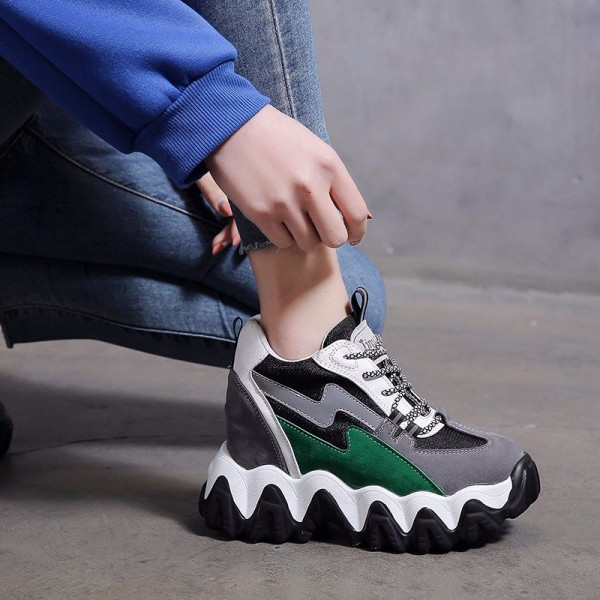 Jauns krāsainu sieviešu kedu modelis no eko zamšādas ar iekšējo platformu un raupju zoli