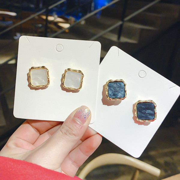 Cercei retro dama in forma patrata