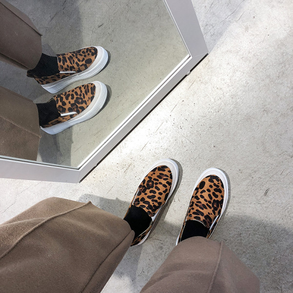 Alkalmi női mokaszinok műbőrből, magas talppal