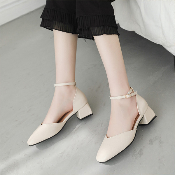 Sieviešu apavi no eko ādas un bieza papēža - divi modeļi