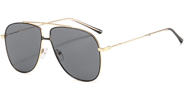 Ochelari moderni de dama cu lentile colorate