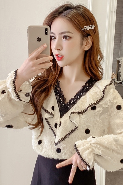 Cămașă casual de damă cu dantelă și decolteu spitz