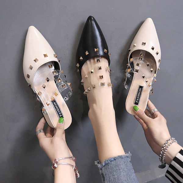 Papuci de damă moderni din piele artificială cu nituri metalice