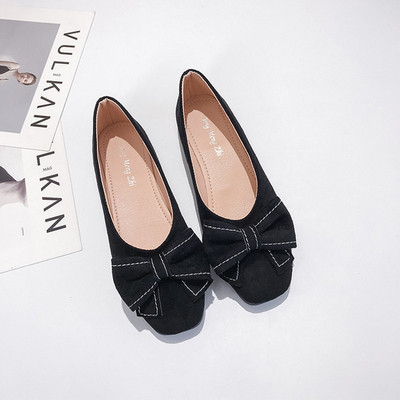 Zomšiniai moteriški laisvalaikio batai plokščiu padu ir kaspinu