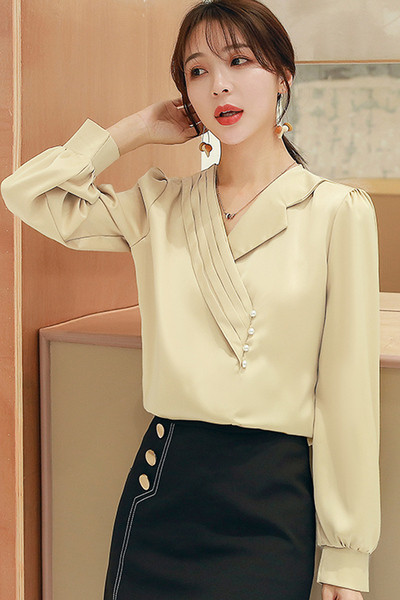 Bluza de dama model nou cu decolteu spitz si maneci lungi - model lat