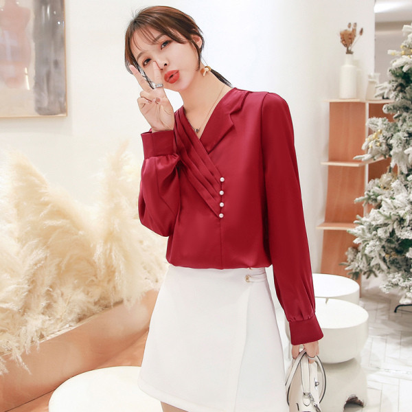 Bluza de dama model nou cu decolteu spitz si maneci lungi - model lat