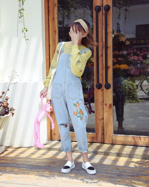 Alkalmi női cipő, lapos talppal, fényes hatással