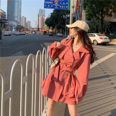 Trenci de dama modern cu nasturi si curea