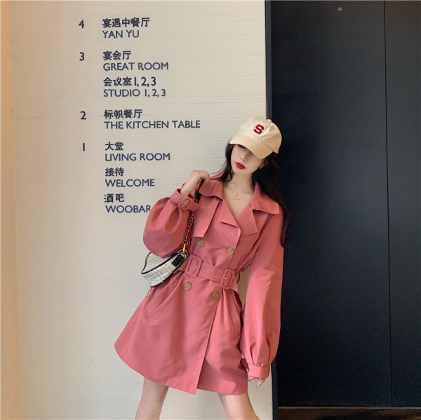 Trenci de dama modern cu nasturi si curea