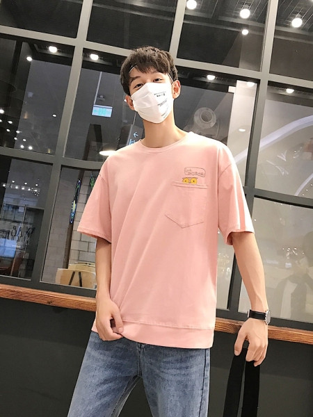 Alkalmi férfi póló mentes modell zsebbel és rátéttel