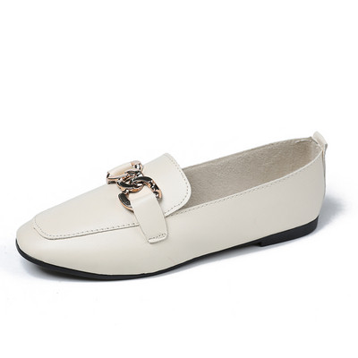 Moderne ženske mokasine od eko kože sa metalnim elementom