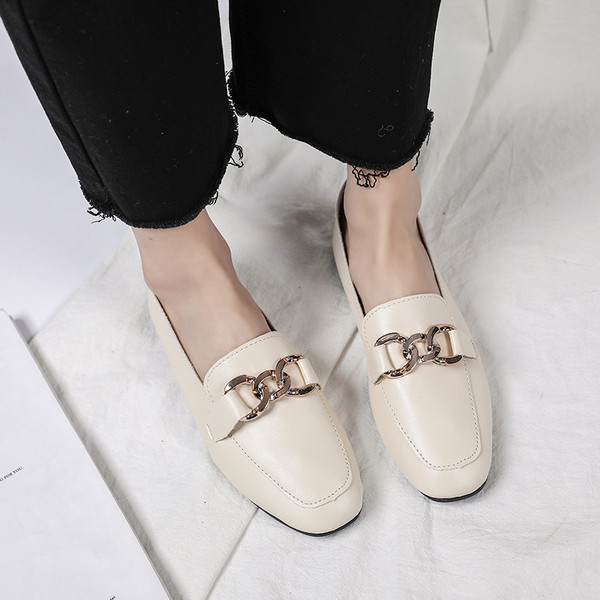 Moderne ženske mokasine od eko kože sa metalnim elementom