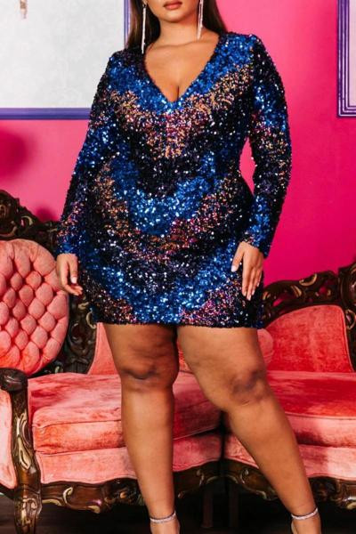 Új modell női modern ruha flitterekkel - nagy méretben